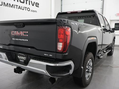 Onyx Black 2023 GMC Sierra 2500 SLE
