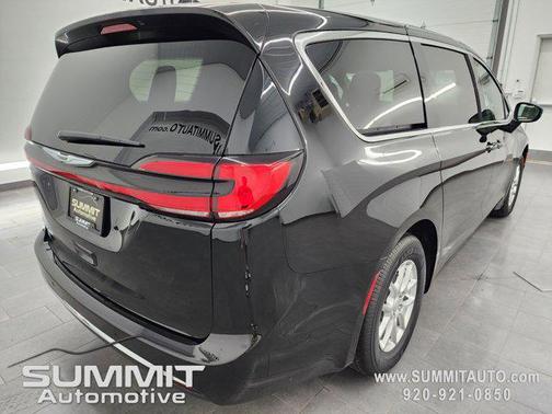 2025 Chrysler Pacifica L