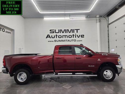 2022 RAM 3500 Big Horn Crew Cab 4x4 8' Box