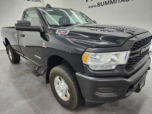 2022 RAM 2500 Tradesman Regular Cab 4x4 8' Box