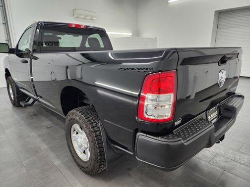 2022 RAM 2500 Tradesman Regular Cab 4x4 8' Box