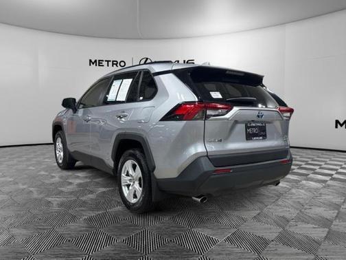 2019 Toyota RAV4 Hybrid XLE