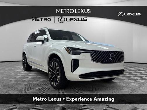 2025 Volvo XC90 B5 Plus