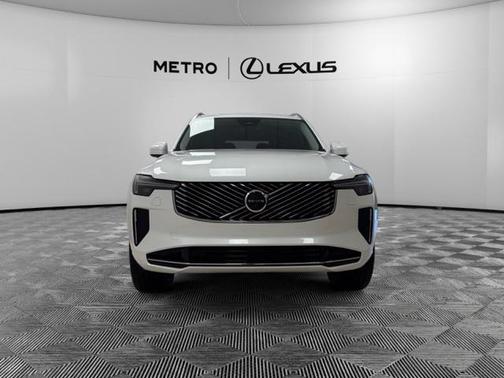 2025 Volvo XC90 B5 Plus 7-Seater