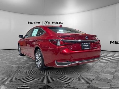 2021 Lexus ES 300h Base