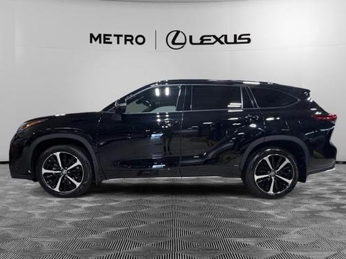 2022 Toyota Highlander XSE