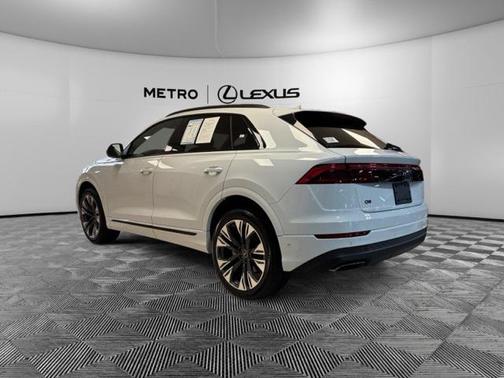 2024 Audi Q8 55 Premium