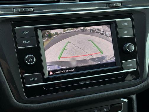 Deep Black Pearl 2022 Volkswagen Tiguan 2.0T S