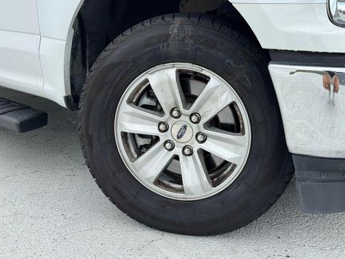 Oxford White 2018 Ford F-150 XL