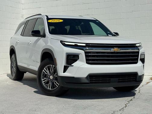 Summit White 2026 Chevrolet Traverse LT