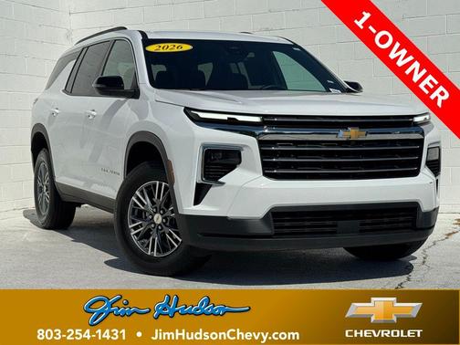 Summit White 2026 Chevrolet Traverse LT