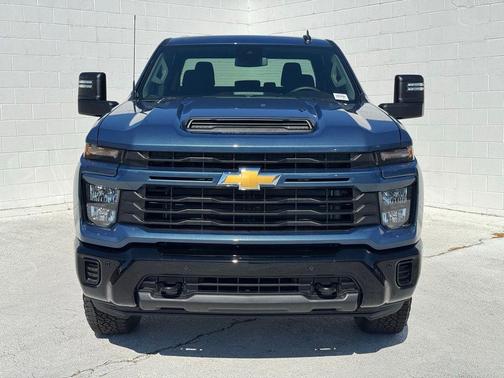 Lakeshore Blue 2026 Chevrolet Silverado 2500 Custom