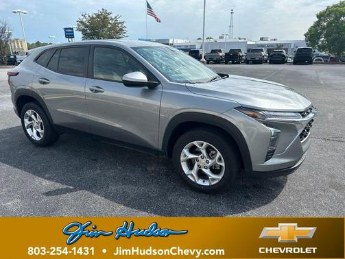 Sterling Gray Metallic 2024 Chevrolet Trax LS