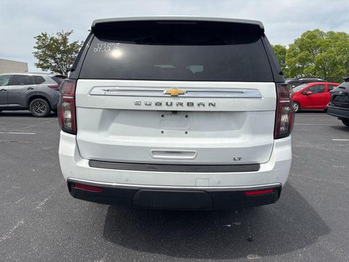 2024 Chevrolet Suburban LT