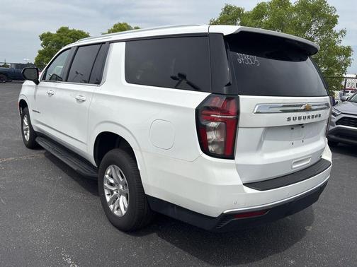 2024 Chevrolet Suburban LT