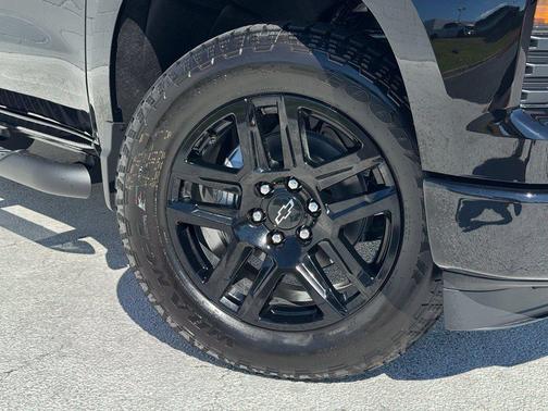 Black 2026 Chevrolet Silverado 1500 Custom