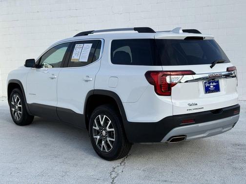 2022 GMC Acadia SLE