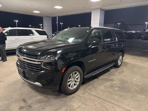 2024 Chevrolet Suburban LT