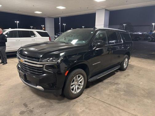2024 Chevrolet Suburban LT