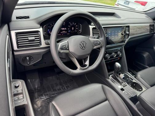 2022 Volkswagen Atlas Cross Sport 3.6L V6 SE w/Technology