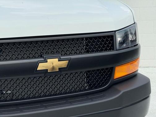 2025 Chevrolet Express 2500 Work Van