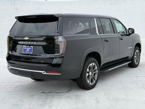 2025 Chevrolet Suburban LT
