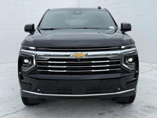 2025 Chevrolet Suburban LT