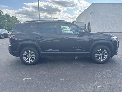 Mosaic Black Metallic 2025 Chevrolet Equinox 1LT