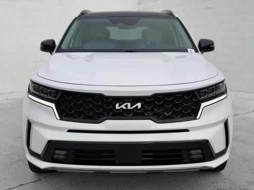 Glacial White Pearl 2023 Kia Sorento SX