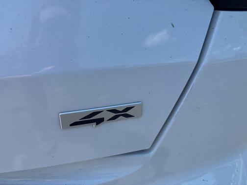 Glacial White Pearl 2023 Kia Sorento SX