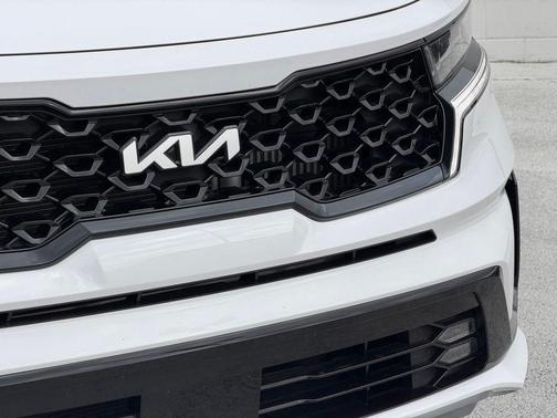 Glacial White Pearl 2023 Kia Sorento SX