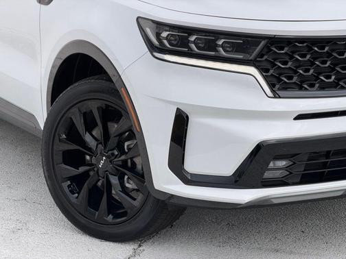 Glacial White Pearl 2023 Kia Sorento SX