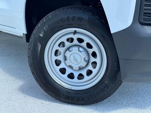Summit White 2026 Chevrolet Colorado WT