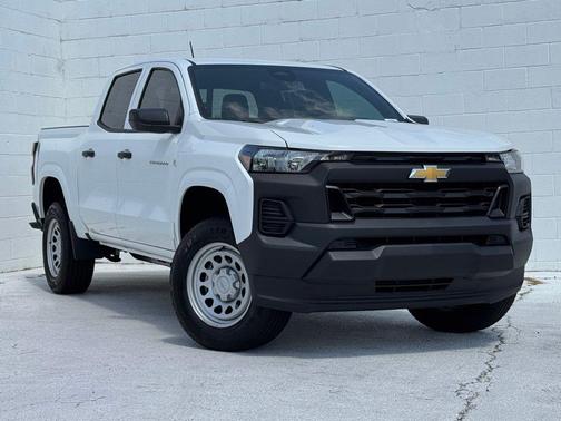 Summit White 2026 Chevrolet Colorado WT