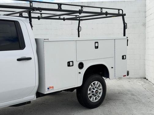 Summit White 2026 Chevrolet Silverado 2500 WT