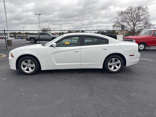 Bright White Clearcoat 2013 Dodge Charger SE