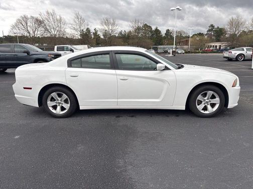 Bright White Clearcoat 2013 Dodge Charger SE