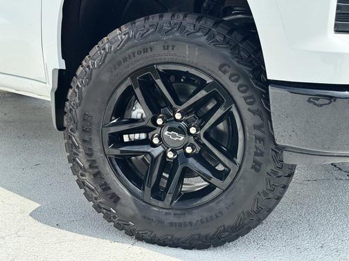 2025 Chevrolet Silverado 1500 Custom Trail Boss