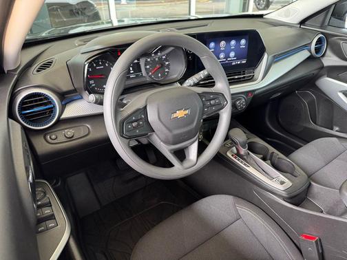 Mosaic Black Metallic 2026 Chevrolet Trax LS