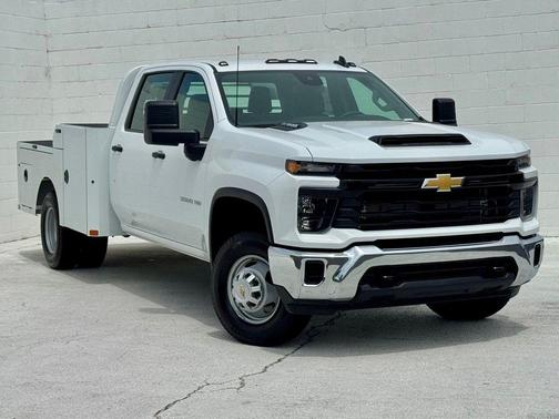 Summit White 2026 Chevrolet Silverado 3500 WT
