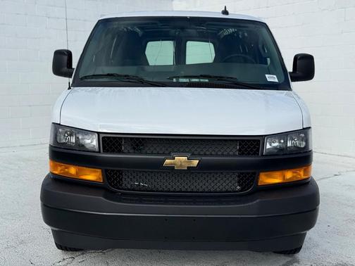 2025 Chevrolet Express 2500 Work Van