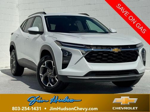 Summit White 2025 Chevrolet Trax LT