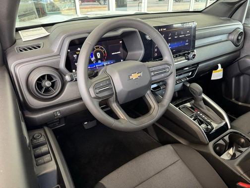 2025 Chevrolet Colorado WT