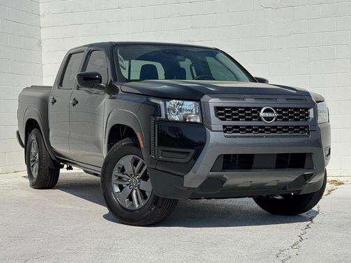 Super Black 2025 Nissan Frontier SV