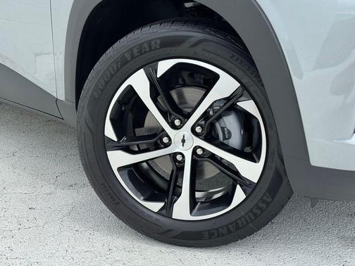 Sterling Gray Metallic 2026 Chevrolet Trax FWD 1RS