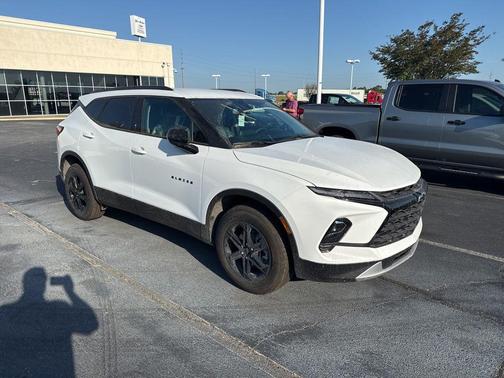 Summit White 2026 Chevrolet Blazer 2LT