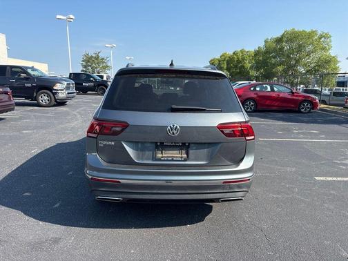 Pyrite Silver Metallic 2021 Volkswagen Tiguan 2.0T SE