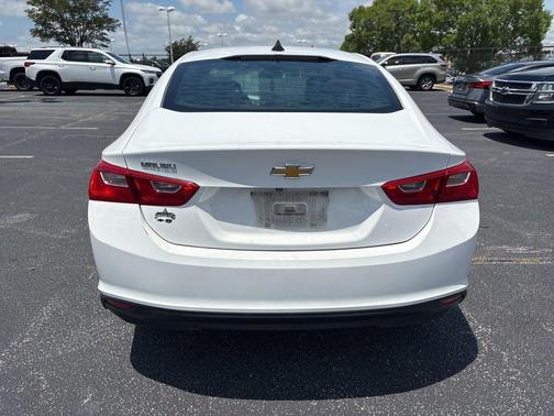 Summit White 2019 Chevrolet Malibu 1LS