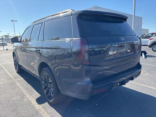 Dark Matter Gray Metallic 2025 Ford Expedition Platinum