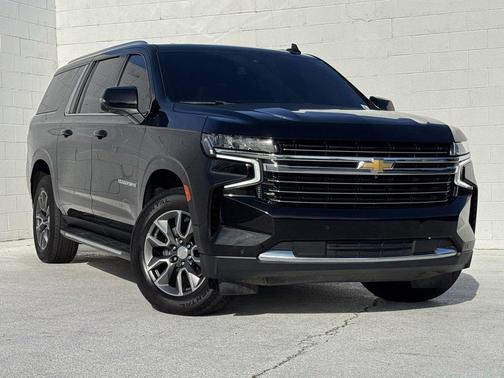 2023 Chevrolet Suburban LT